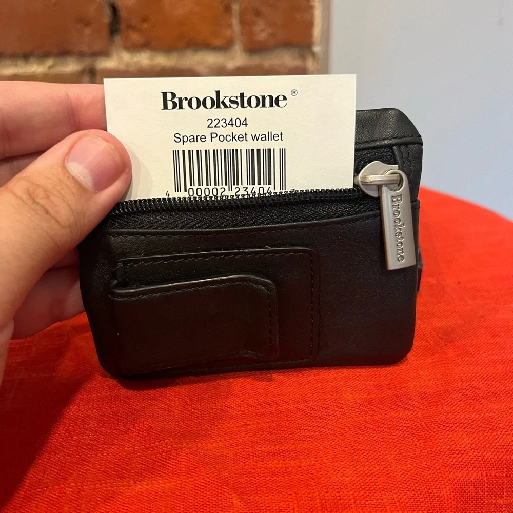 New Vintage Brookstone Money Clip Spare Pocket Black Leather Wallet Coin